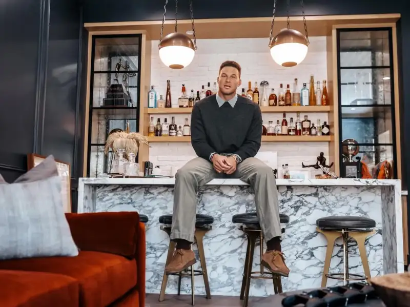 搜狐体育-富翁的谦虚！格里芬Ins：我现在是个附庸风雅的人，习惯吧