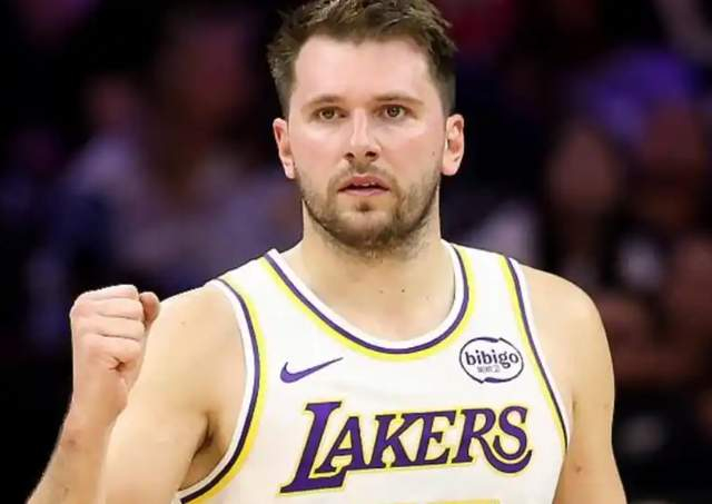 赛事回放-湖人大胜骑士！东契奇轰42分，八村垒+三首发辅助，米切尔被锁死|克利夫兰骑士队|多诺万-米切尔|杰克·拉拉维亚|洛杉矶湖人队|卢卡-东契奇_新浪新闻